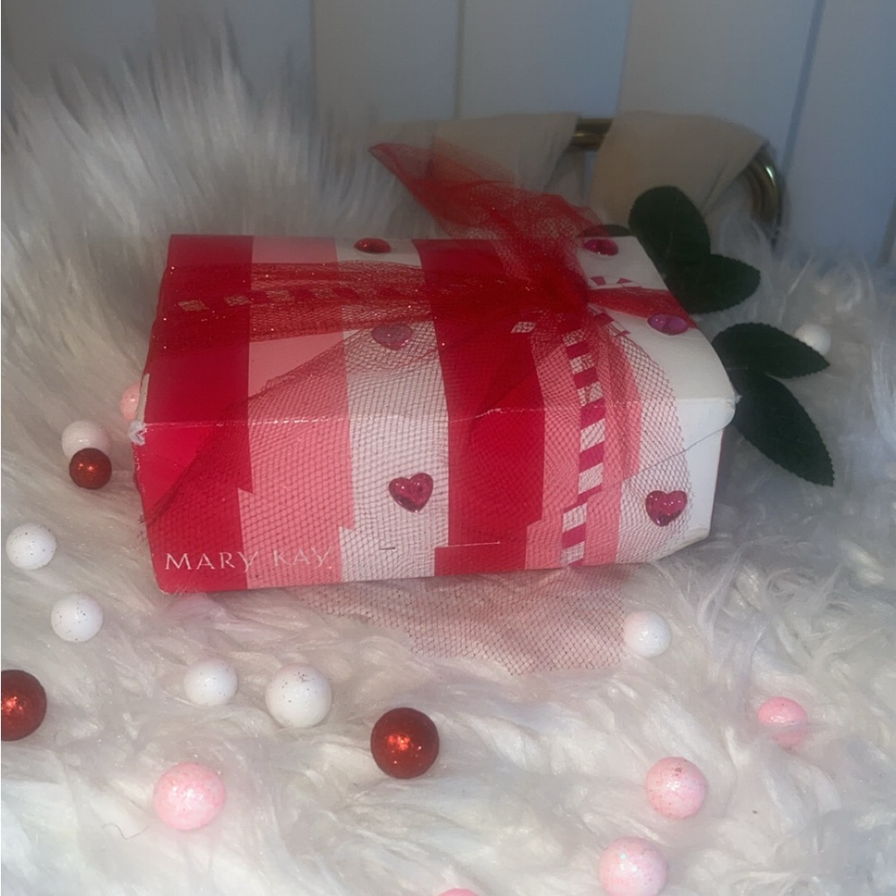 Mary Kay Red and White Love on You Gift Box